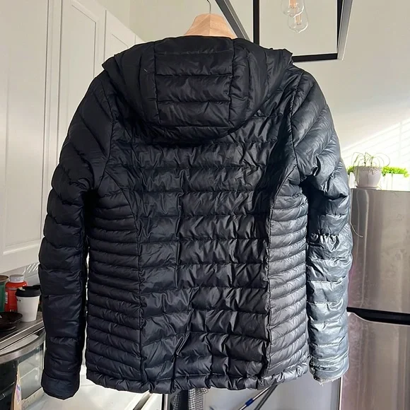 PATAGONIA HOODED PUFFER (WOMENS)